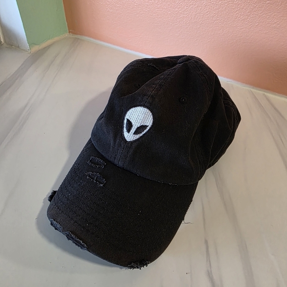 Edgy Black Alien Embroidered Cap Kbethos Vintage Distressed Baseball Hat - Picture 1 of 12